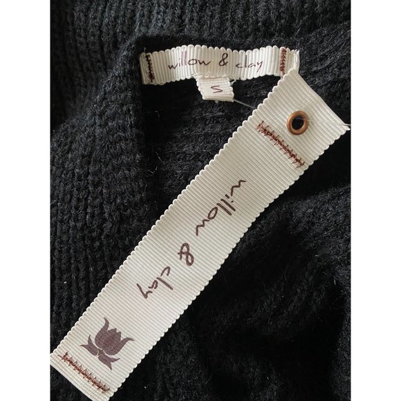 Willow & Clay Bishop Sleeve Back Cutout Sweater NEW WITH TAGS - Picture 5 of 5